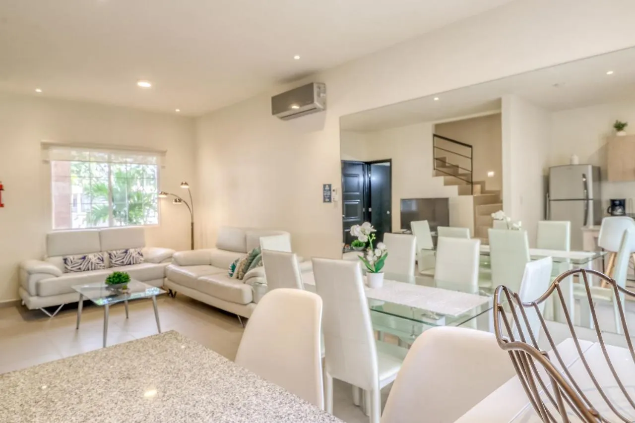 Selvanova Coto 4B, Villa Flamingos 437F Playa del Carmen